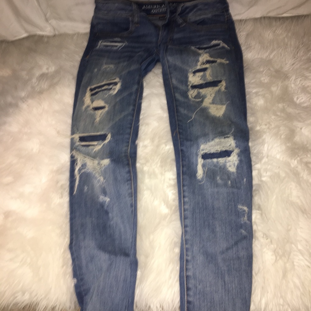 medium wash american eagle jeans